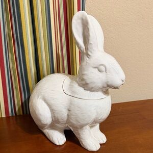 Mikasa Antique White Ceramic Bunny Cookie Jar/Centerpiece 12” height